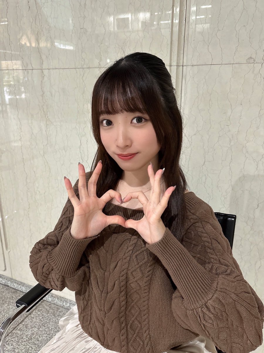 °·. 📻今夜、25:15〜 .·°
『#河瀬詩 の泡沫らじお』#15 スタートı||ııı||ı|

3rdアルバムリード曲の
「理論物理学的　僕の推論」🎞撮影話や、

先ほど一緒だった、
まお坊こと、#麻丘真央 と
イルミネーションデートにした話も😳🎄

おやすみ前にお聴きください️😴🫧

#泡沫らじお #ナナニジ