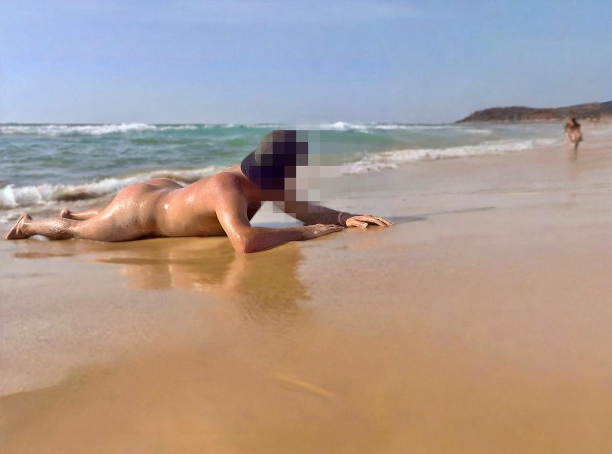 sharmoot_arabi's tweet photo. اشتقت لهاد الشطّ الـ أخو منيوكة 🥵🥵🥵
واشتقت للزلام رايحين جايين 🤤🍆

#شط #بحر #سكس #عربي #شرموط https://t.co/a5RwIErj0p