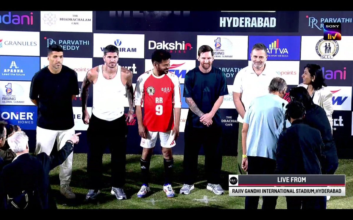 Bitumann's tweet image. LOP Rahul Gandhi meeting Messi before PM Modi ji😭

#Messi𓃵 #GOATIndiaTour #NarendraModi #Rahulgandhi