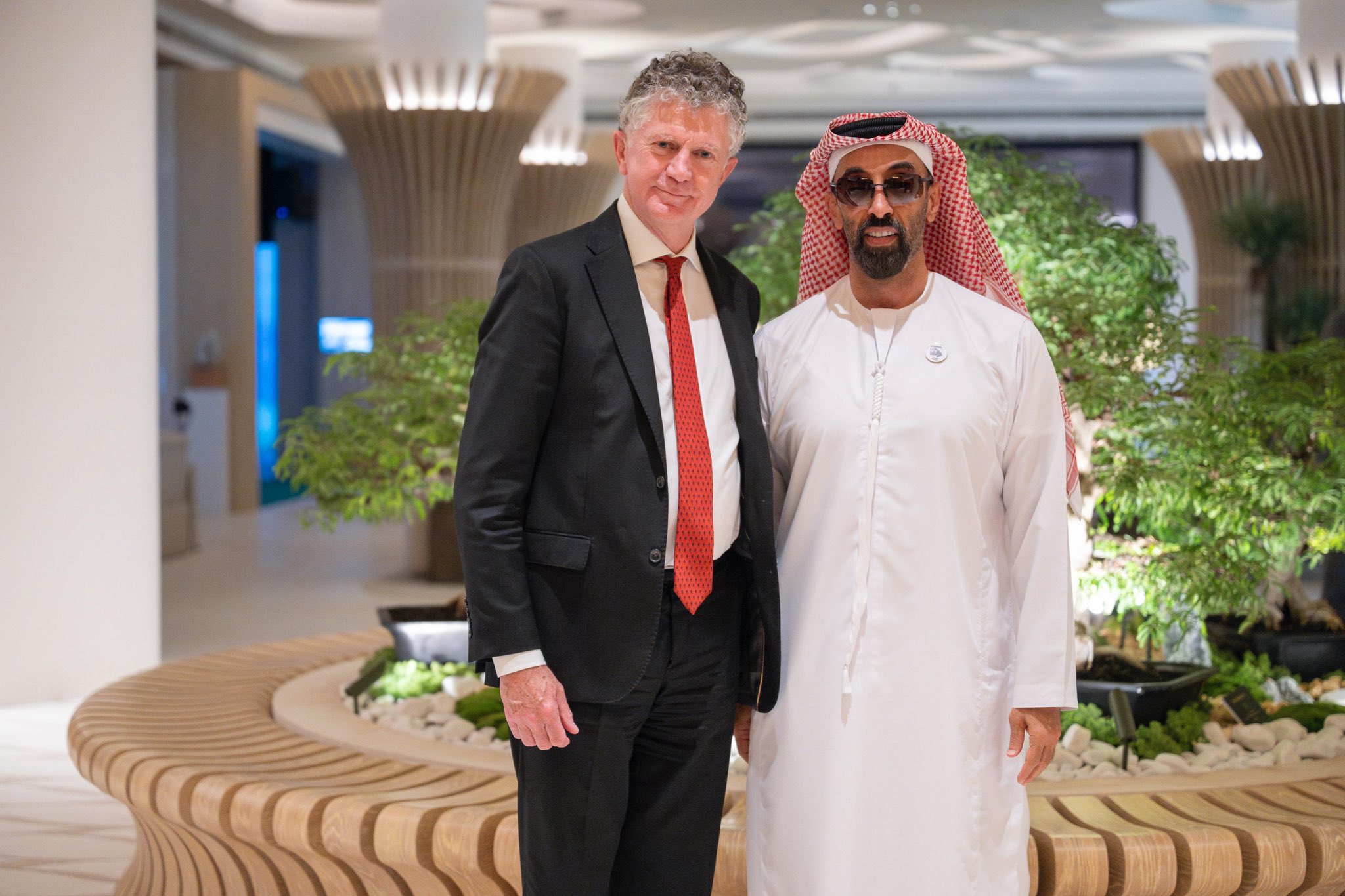 طحنون بن زايد: استعرضت مع جوناثان باول، مستشار الأمن القومي البريطاني، وفارون شاندرا، المستشار الخاص لرئيس وزراء المملكة المتحدة للشؤون التجارية، مسار العلاقات الثنائية وآفاق التعاون والفرص المشتركة لتعزيز الشراكة بين البلدين.. كما بحثنا آخر المستجدات في القضايا ذات الاهتمام المشترك، وسبل تعزيز العمل الدولي لمواجهة التحديات المختلفة، بما يسهم في إرساء السلام والاستقرار والازدهار لجميع الدول وشعوبها #مركز_الاتحاد_للأخبار 