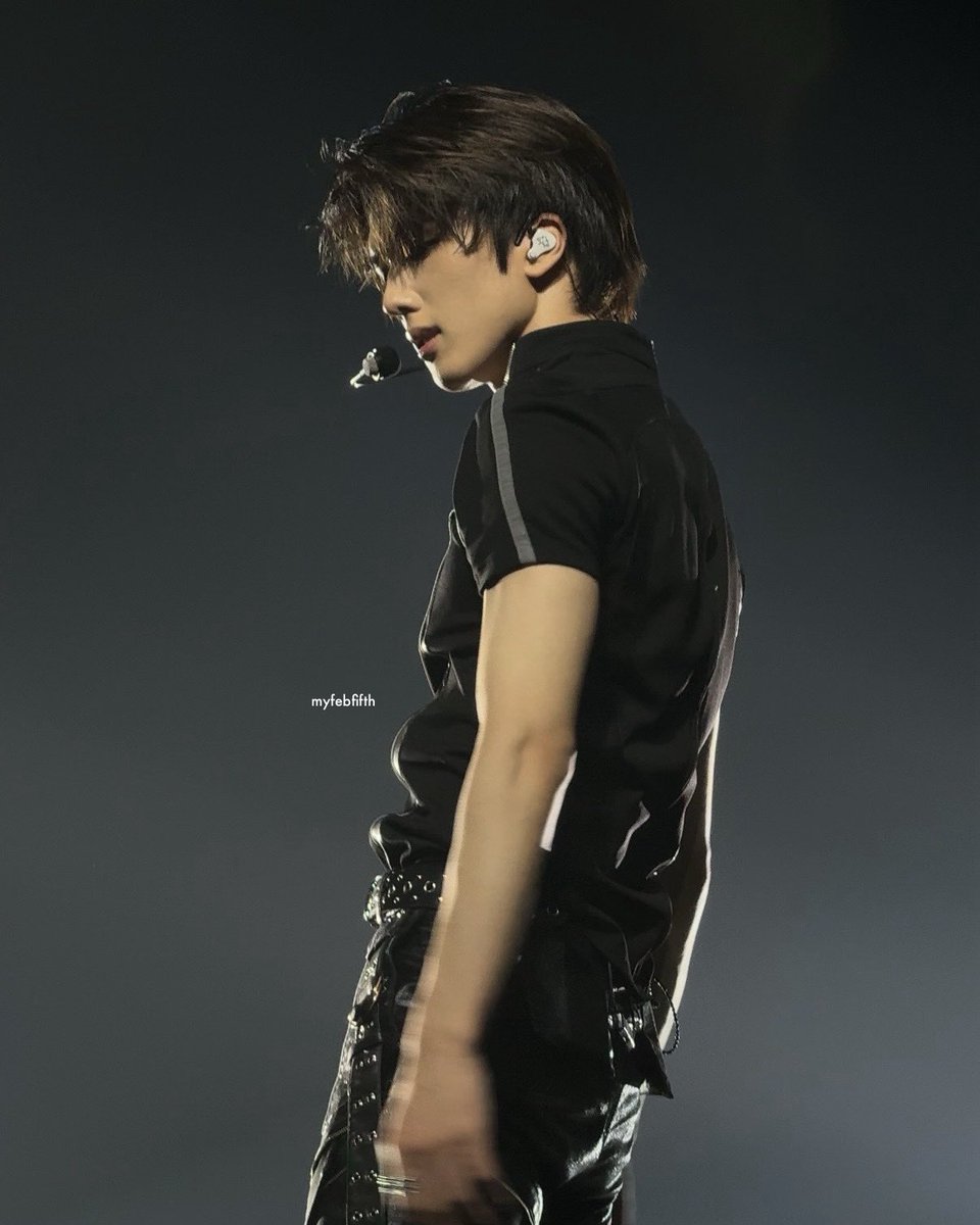 myfebfifth's tweet image. i love this picture of jisung..