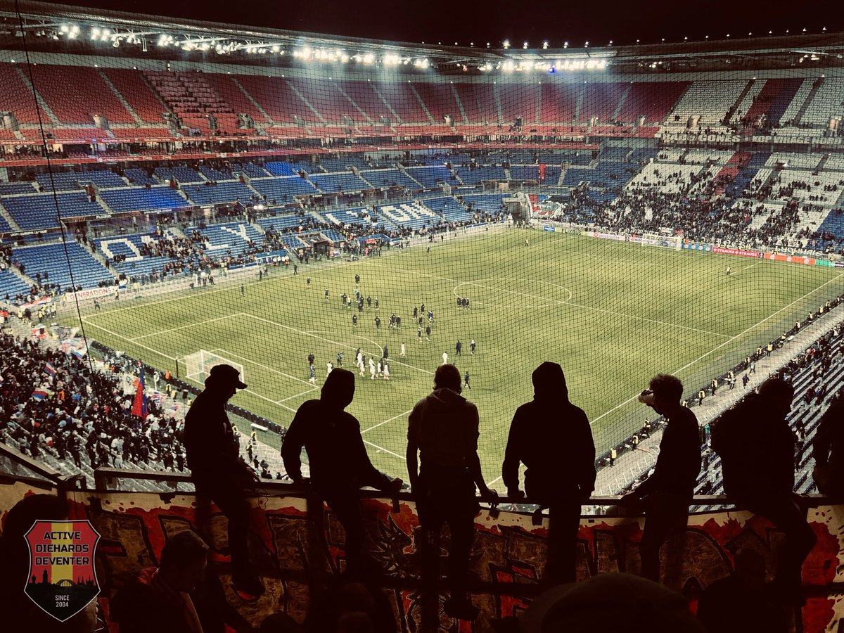 𝗙𝗢𝗧𝗢𝗩𝗘𝗥𝗦𝗟𝗔𝗚 📸

In het Franse Lyon speelde we donderdagavond de derde uitwedstrijd in de groepsfase van de Europa League. Bekijk het verslag via:

sfeerteamadhd.nl/fotoverslag-ol…

#olGAE #ActiveDieHardsDeventer #GoAheadEagles #Kowet #Deventer #EaglesOnTour