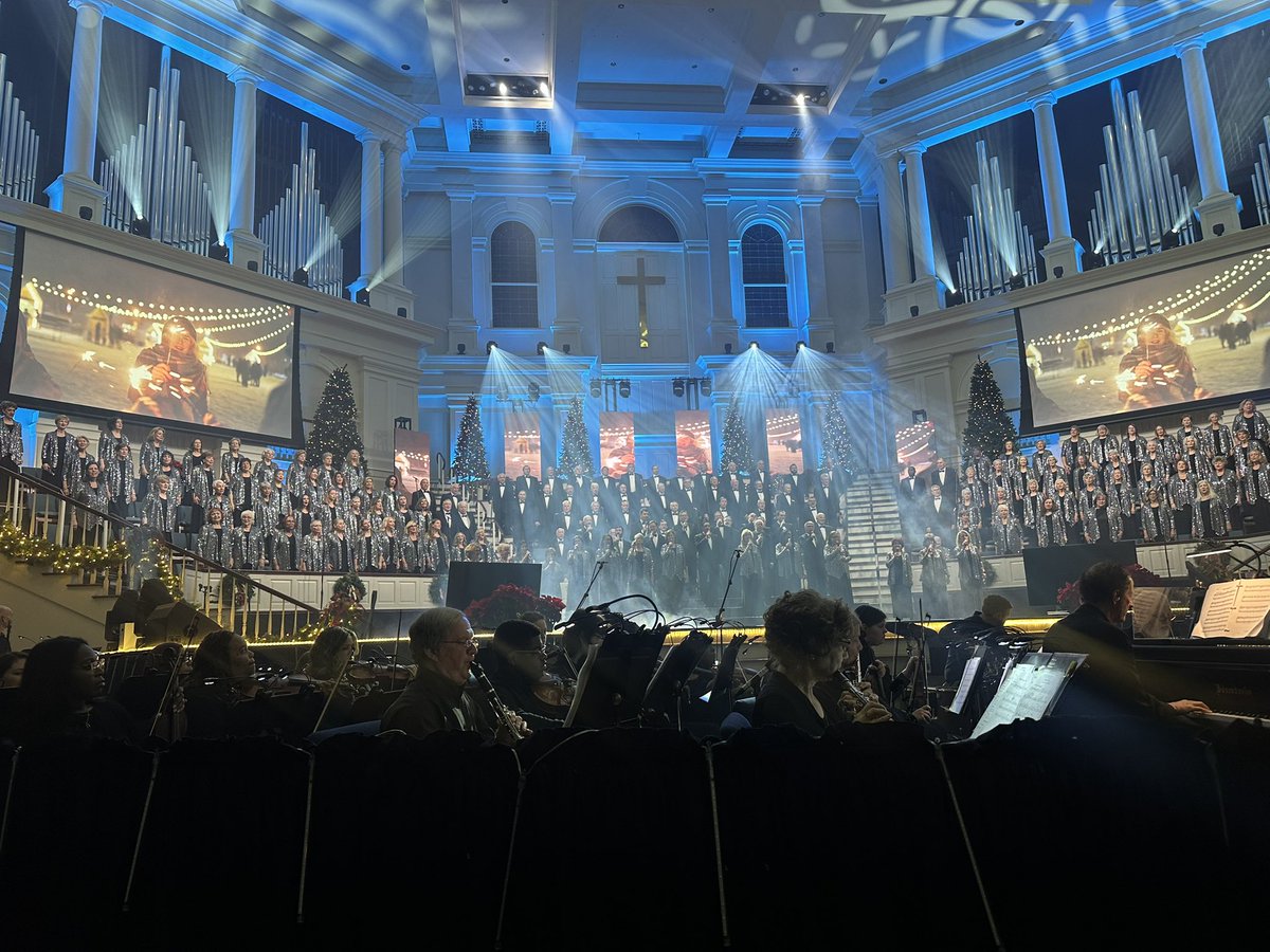 LindseyGrahamSC's tweet image. Each year my Christmas doesn’t begin until I go to First Baptist Church in Columbia’s Annual Christmas Pageant. 

What an amazing production and a special thank you to Dr. Estep and Pastor Wes Church for their warm welcome.