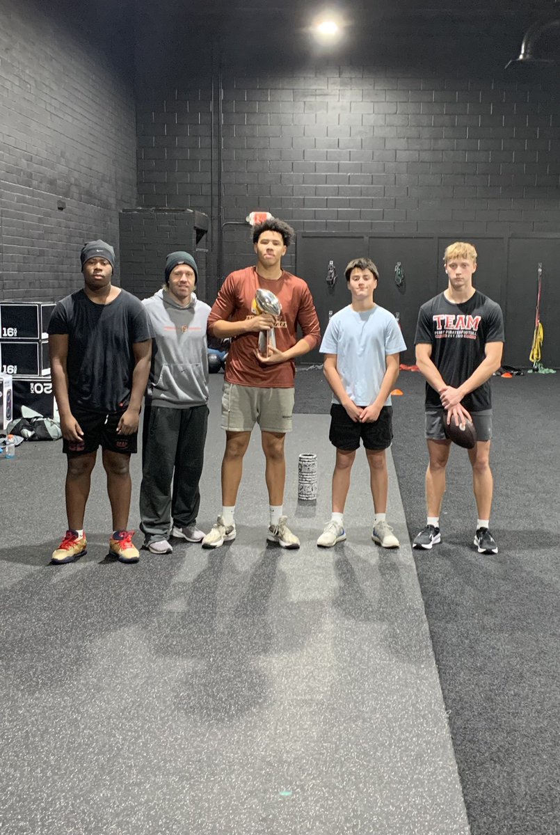 CedricP2027's tweet photo. Got some work in this morning with @Coach_BWilliams great things to come https://t.co/VvVfK9HojM
