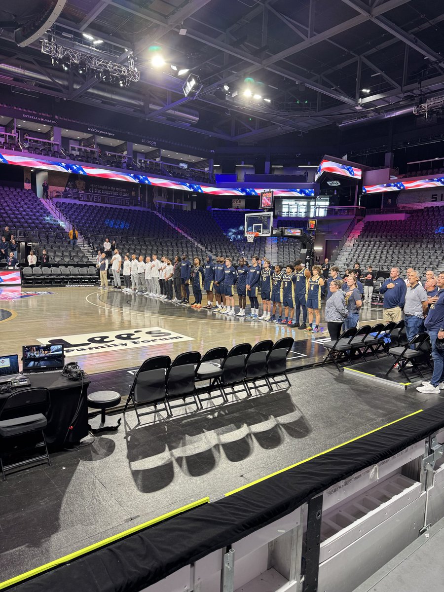 FeartheRooColl's tweet image. Zips in Vegas!  #akronmbb