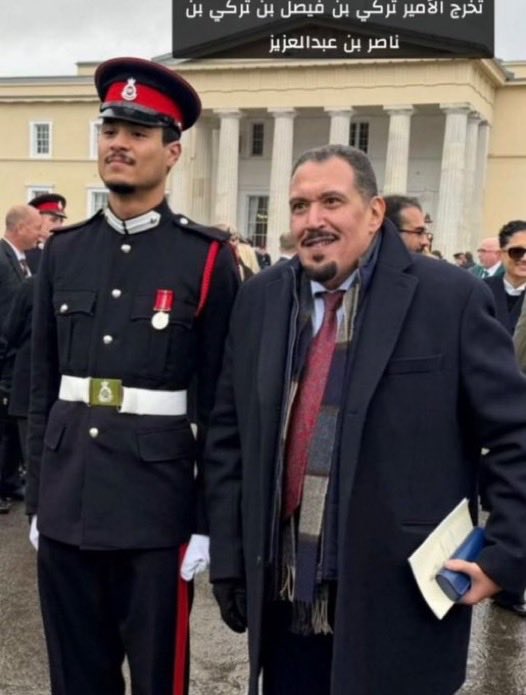 السنين تمشي وتركي كبر ماشاءالله وهذا هو تخرج

تذكرون يوم يبكي تركي وجبنا الدوري غصب💛😂

<a href="/faisalbinturki1/">فيصل بن تركي</a>