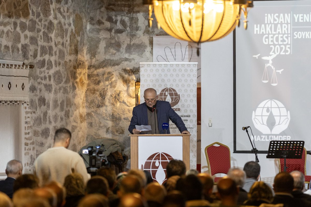 📍 İnsan Hakları Gecesi'nde Buluştuk!

2001 yılından beri her yıl 10 Aralık Dünya İnsan Hakları Günü kapsamında farkındalık oluşturmak ve yaşanan hak ihlallerine dair genel bir bakış sunmak amacıyla düzenlediğimiz “MAZLUMDER İnsan Hakları Gecesi ve Ödül Töreni” bu yıl Ankara