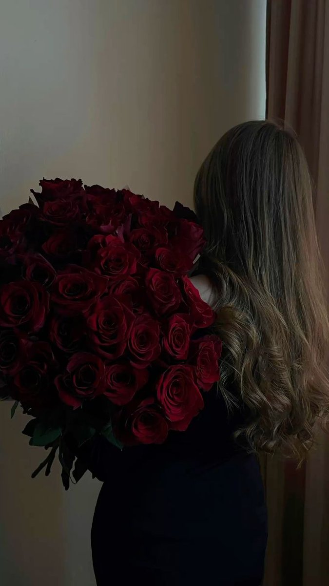 <a href="/Gue__1/">ℓαℓнιαℓ𓆩الخيال𓆪</a> بعض الأرواح تملك من روحك نصيبا يفوق الوصف فتشعر معها وكأنها الامتداد الخفي لذاتك تشاركك الفرح وتخفف عنك الوجع وتظل قريبة منك وإن باعدت بينكم الأماكن.. 
تلك الأرواح هبة من الله يزرعها في طريقك لتذكرك بجمال الأنس والمودة ولتعرف أن الروح لا تتعلق إلا بما يشبهها صدقا ونقاء💕