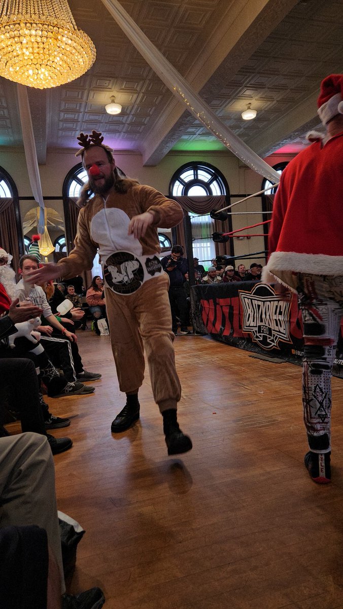 FindingMasson's tweet image. Omg @PerryVonVicious ! You Make an awesome Rudolph