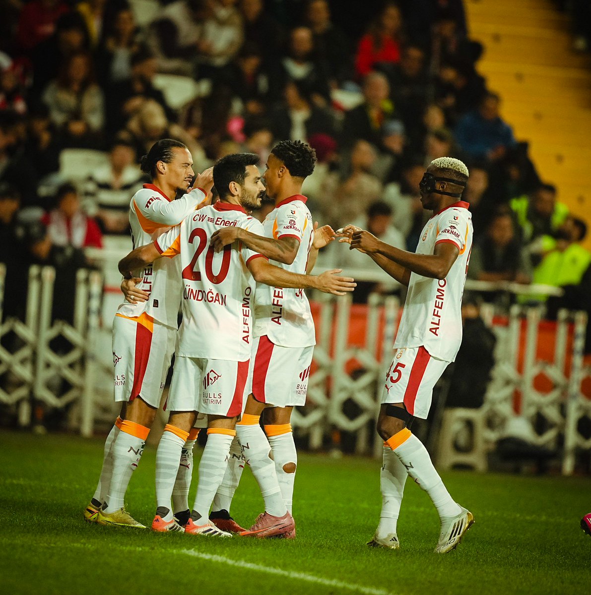 4 gol, 3 puan, tekrar galibiyet yolunda. 🦁💥💛❤️