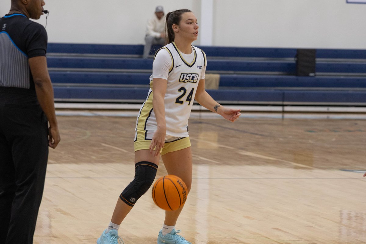 USCBAthletics's tweet image. Sand Sharks pull off the late comeback win on the road 62-59! Pelote and Bardonaro led @uscbwbb  with 14 points each in the victory!
#FINSUP #USCB