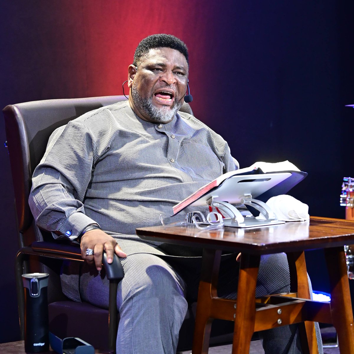 RevKayToday's tweet image. The purpose of our lives on earth is to allow God to finish His work of salvation in us. This is the reason for living. God has given us a gift. Outward additions do not count if nothing is happening on the inside—if we are not changing to become like the Son of God.
#RevKayToday