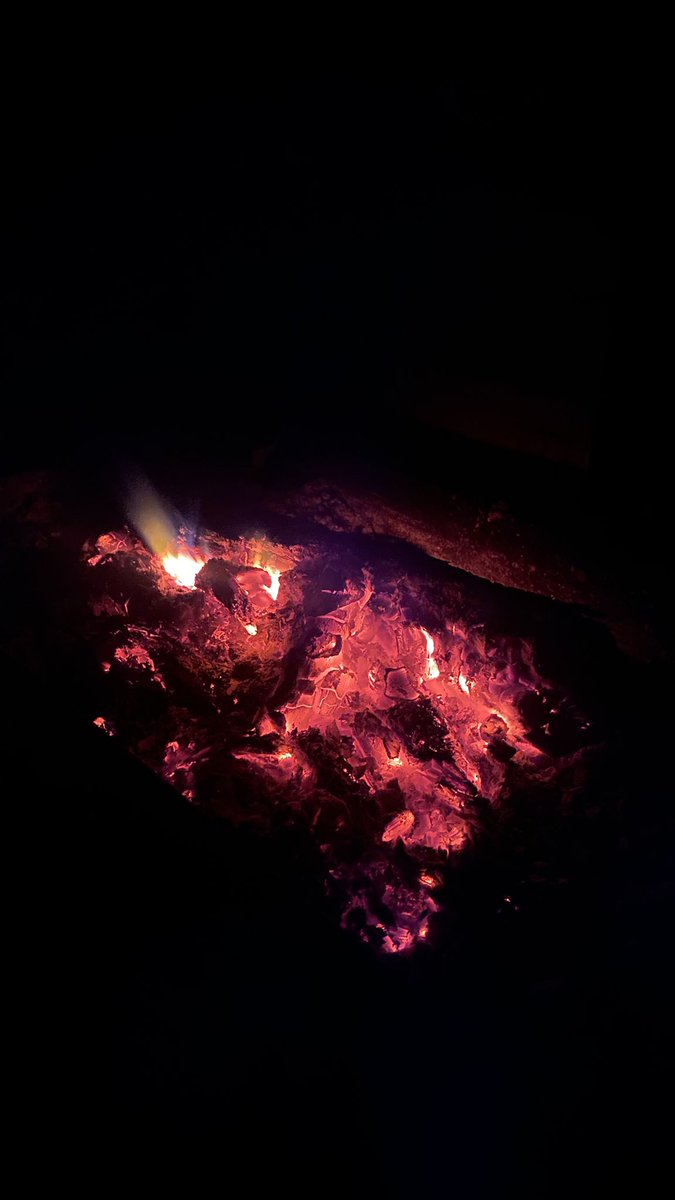 كان في صدرك من الشوق شيٍ شبّ فيه
وش يقول اللي ضلوعه من اشواقه جمر ؟