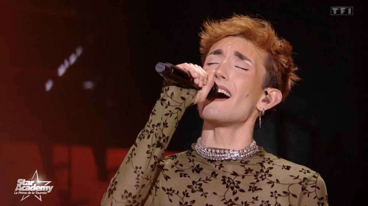 montoptv's tweet image. C'est si beauuu Calum Scott et Victor sur Dancing on my own 😍 #StarAcademy