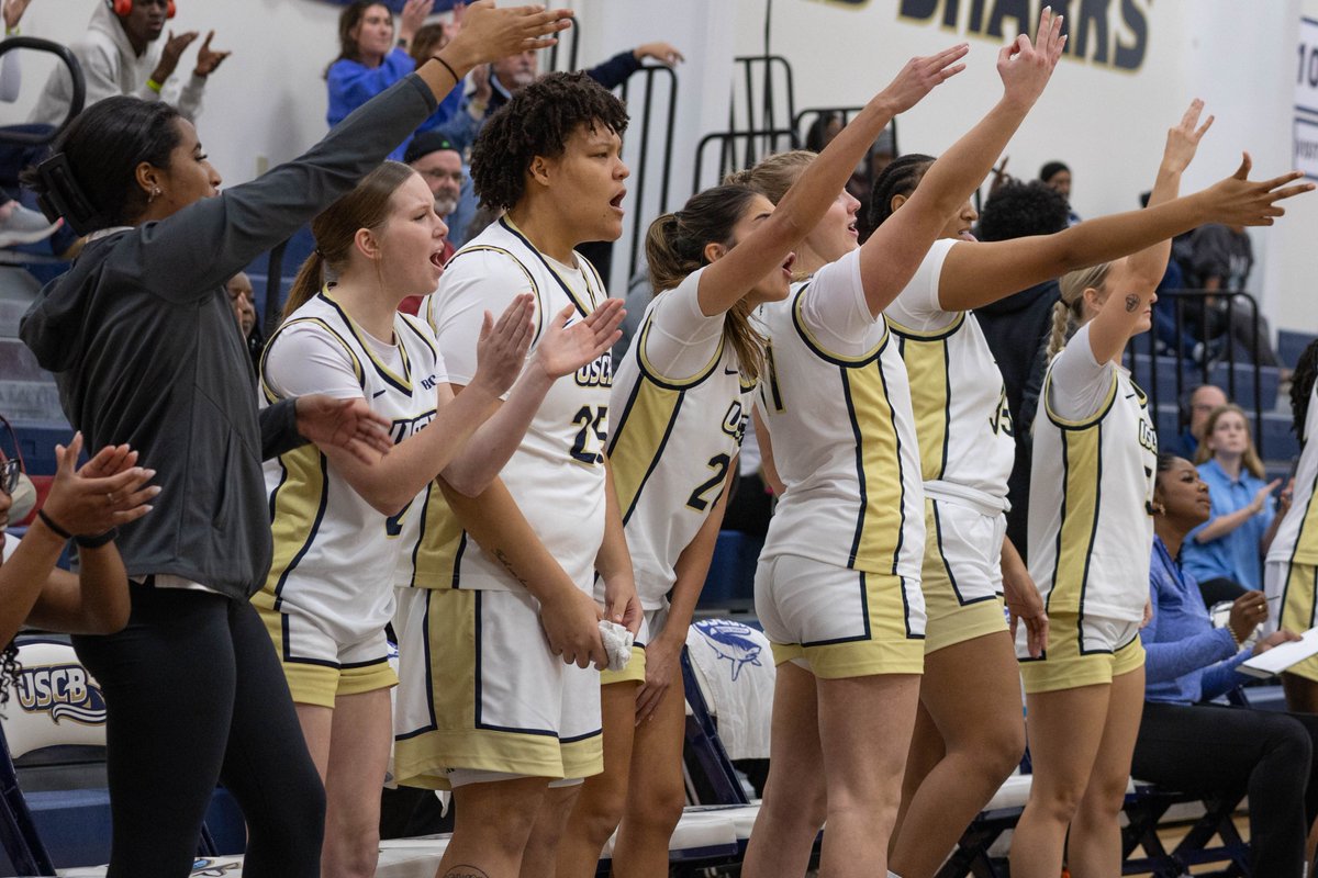 USCBAthletics's tweet image. Sand Sharks pull off the late comeback win on the road 62-59! Pelote and Bardonaro led @uscbwbb  with 14 points each in the victory!
#FINSUP #USCB