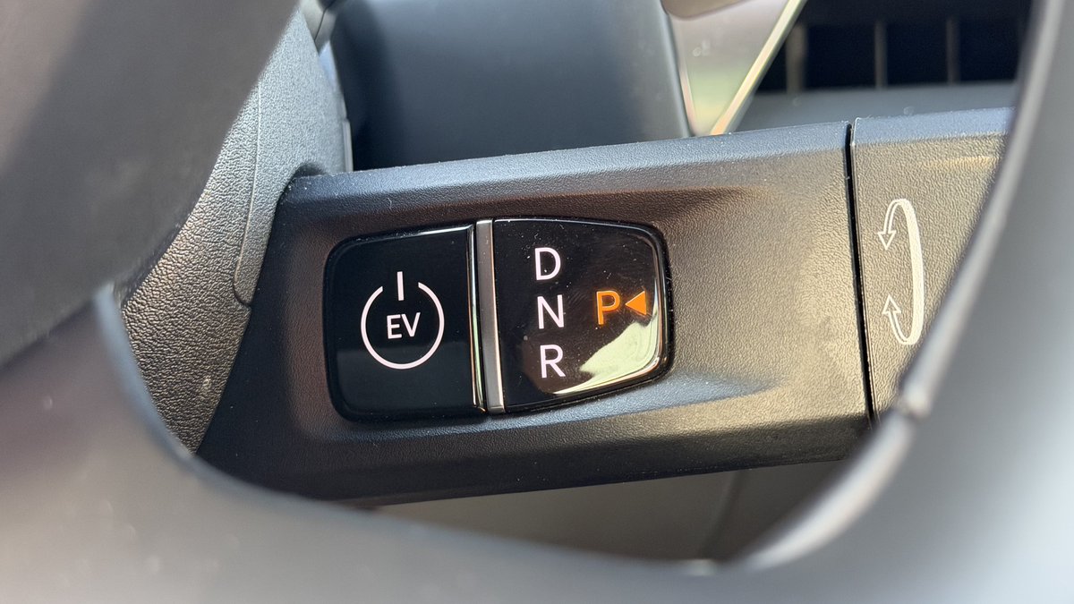 OutofSpecDetail's tweet photo. Start stop/on off buttons in an electric car might take the cake as the dumbest design, other than the OEMs doing 3 window switches not 4 🤦‍♂️ https://t.co/A85QCp3Pku