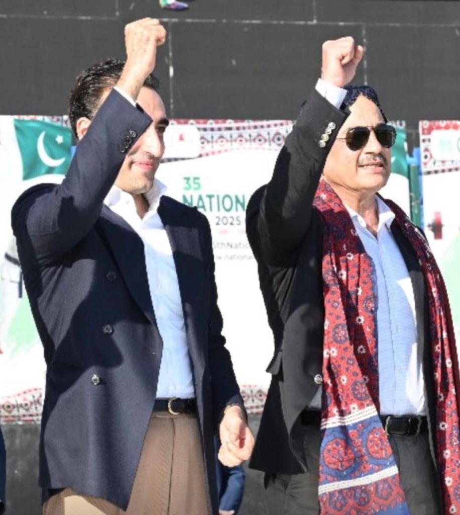 The Government of Sindh proudly hosted the 35th National Games of Pakistan. The event was graced by the Field Marshal as Chief Guest, who was presented a shield by Bilawal Bhutto Zardari, highlighting Sindh’s commitment to promoting sports.
#NationalGames2025 #Sindh