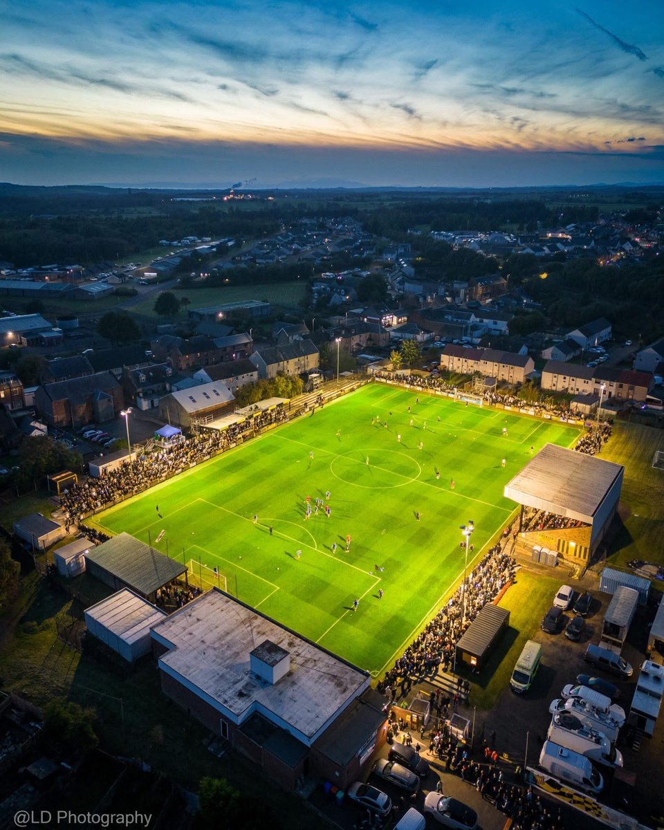 🏟️ Beechwood Park

📍 Auchinleck
📶 Capacity 4,000
👕 Auchinleck Talbot

📸 LD Photography