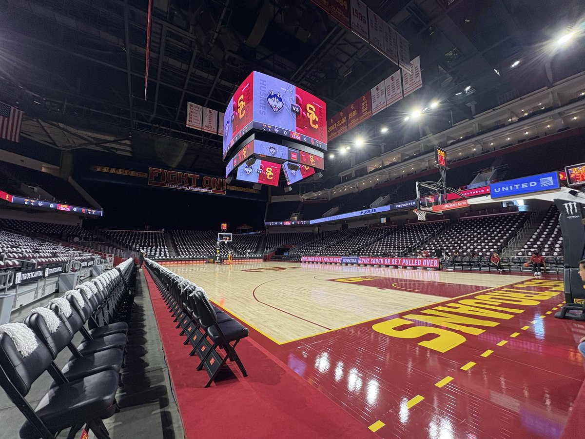 Maggie Vanoni tweet media