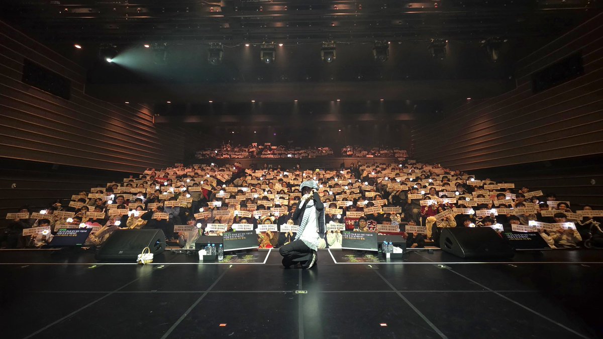 ᅠᅠ

ᅠ

     ⠀⠀‍⠀   𝒆𝒎𝒊‍‍‍‍    ⏜ 🌸゛𝒑𝒂𝒏𝒊𝒏𝒊.
‍ ‍ ⠀⠀⠀⠀‍      ─┈ * 𝐡𝐚𝐬 𝗽𝗼𝘀𝘁𝗲𝗱 
 
  ⠀⠀  💌  :  thank you for coming 
‍ ‍ ‍ ‍‍   to see me last night 💘.
ᅠᅠ

ᅠ