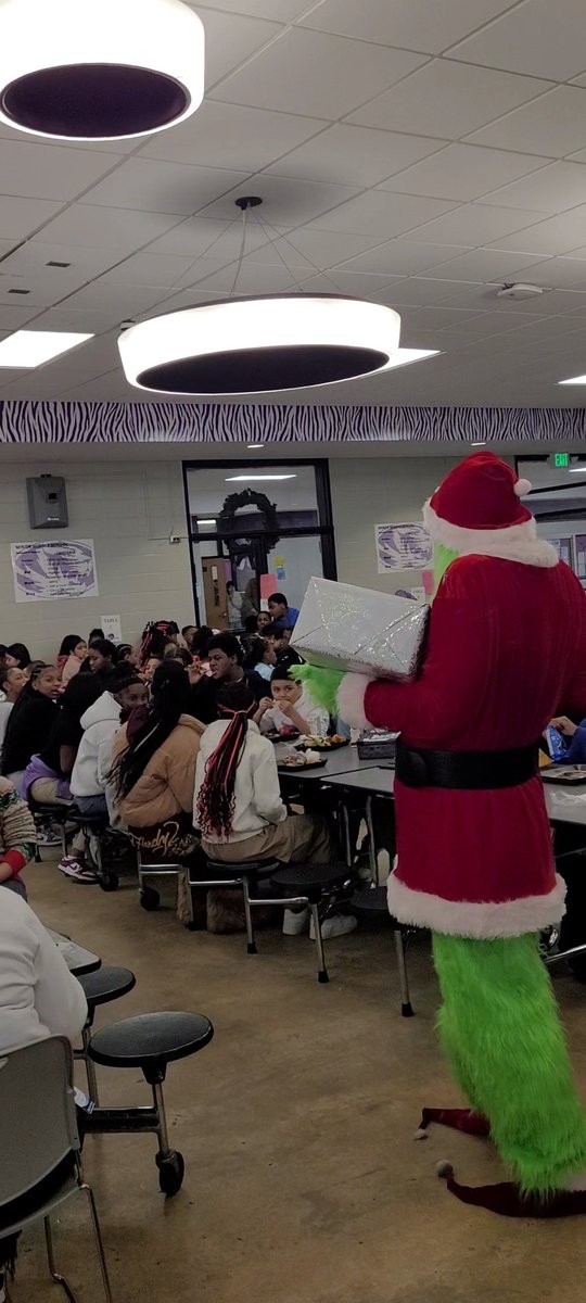 Minor Middle School tweet media