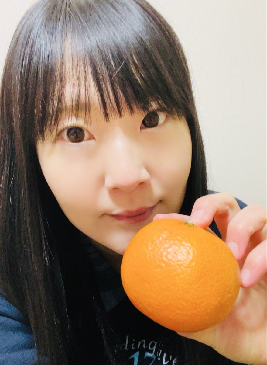 みかんで 水分とビタミン補給 ご自愛くださいね〜