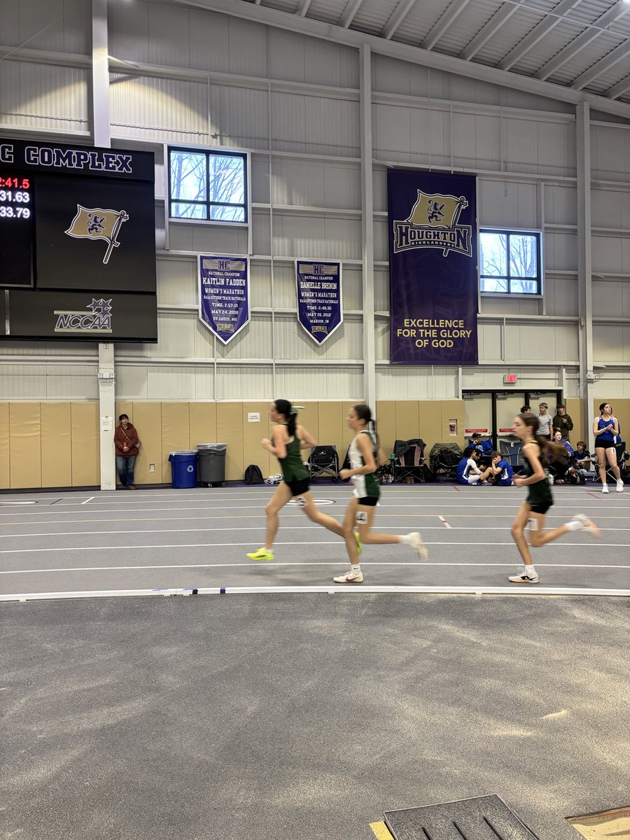 nardinrunning's tweet image. First indoor meet at Houghton. 
-4x4 Team of Daruszka, Hunt, Pearce and Wurst 2nd (4:30 new school record!🔥
-1500m- Wurst 3rd (5:15 new school record!🔥
-600m-Daruszka 4th
-55mH- Koziol 9th Hunt 11th
-TJ-Koziol10th, Lufkin 11th
Go Gators!🐊