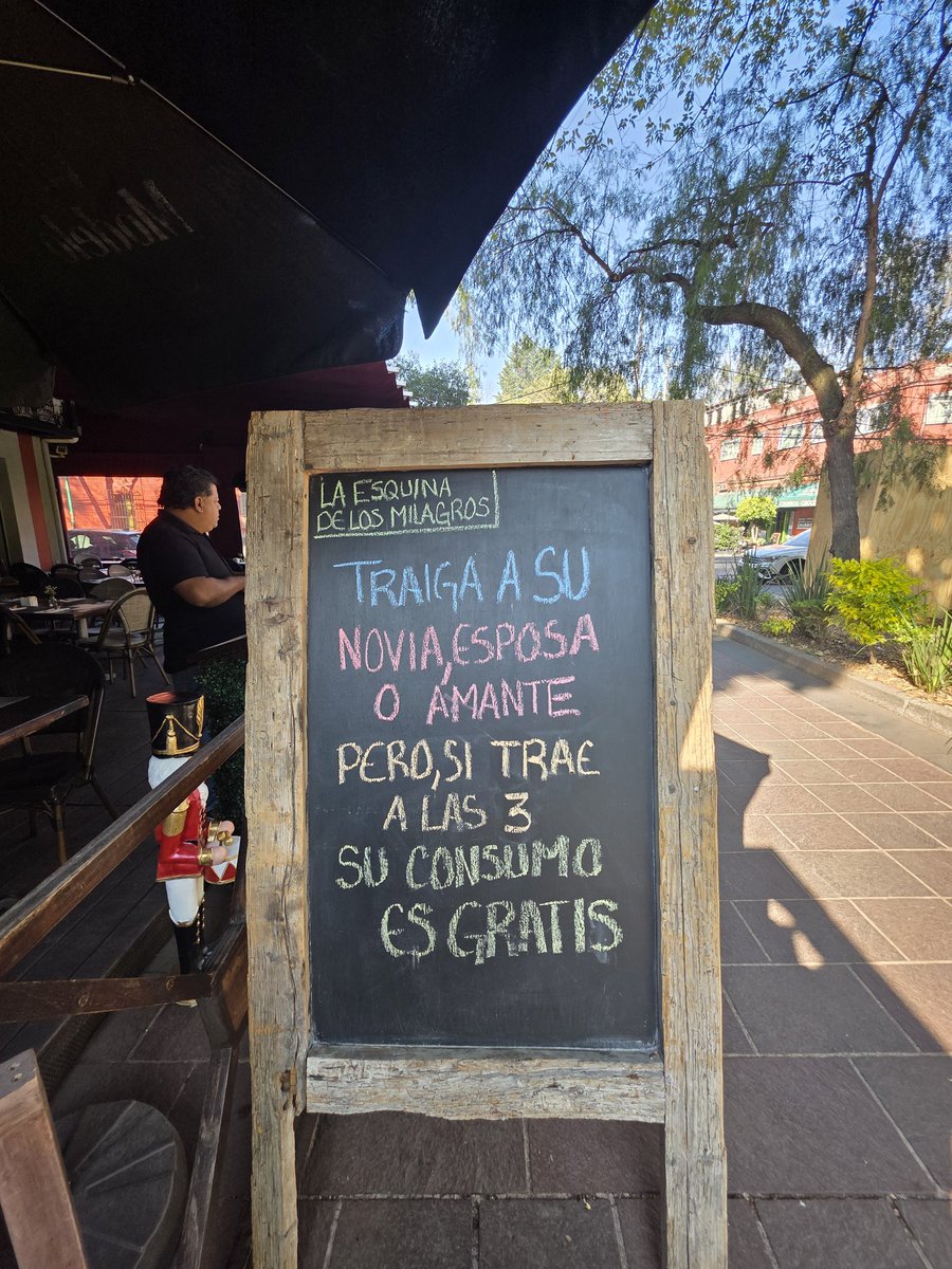 Se buscan dos esposas con permiso para ir a comer 🤣🤣🤣😈😈😈
