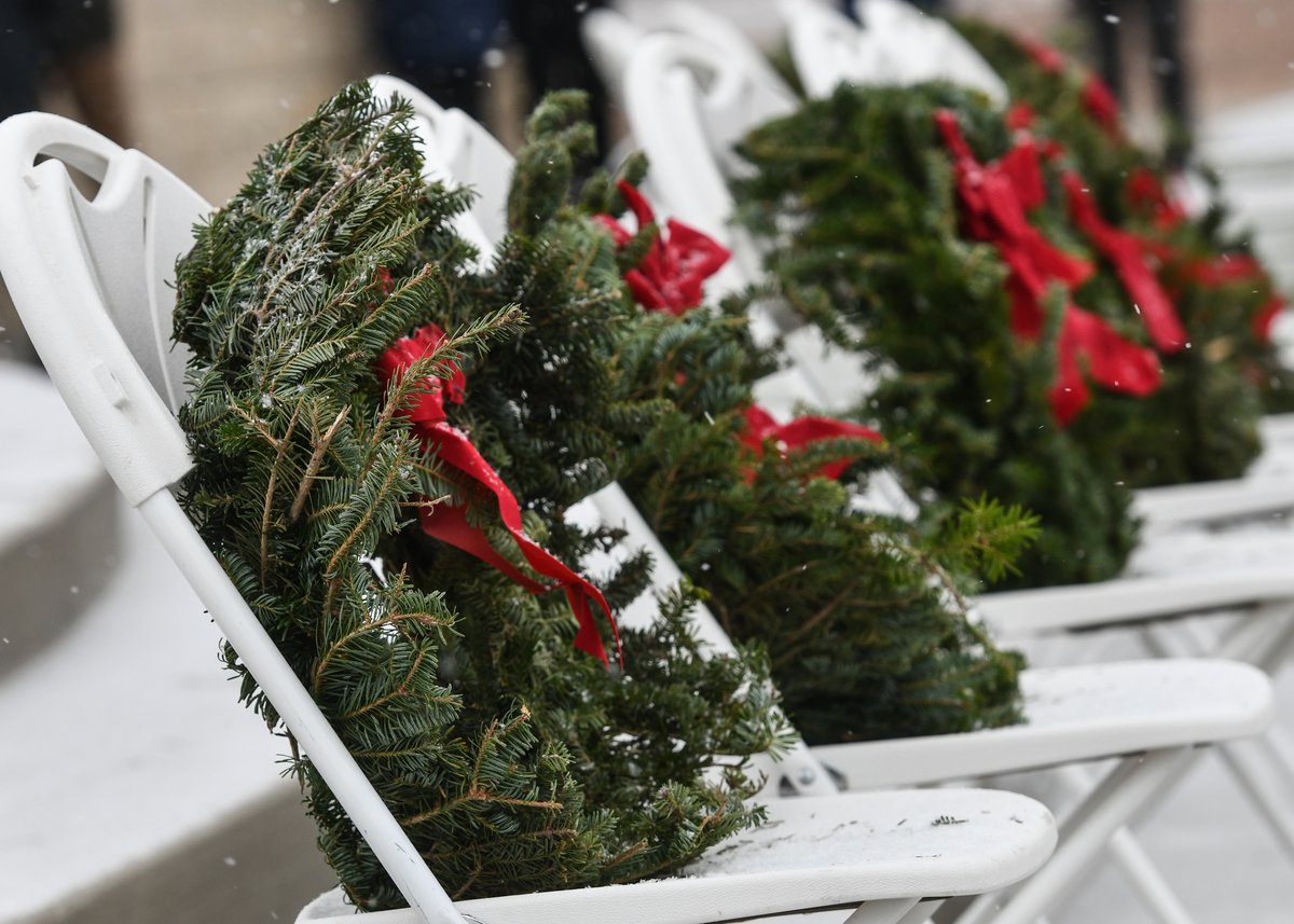 Offutt_AFB's tweet photo. Today, #TeamOffutt supported Wreaths Across America Day at two special ceremonies. 🌲🇺🇸 

Across our community, we came together with one mission: Remember. Honor. Teach.

📷 by Chad Watkins and Charles J. Haymond https://t.co/I78G54Bmui