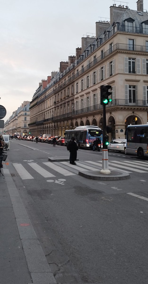 ᵖᵃʳᵒᵈⁱᵉ Kim Jong Un tweet media