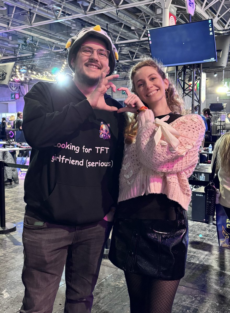 GladHey's tweet photo. I found him guys 🫶 @elhermano1337
#TFTParisOpen https://t.co/2guM5jaBP8