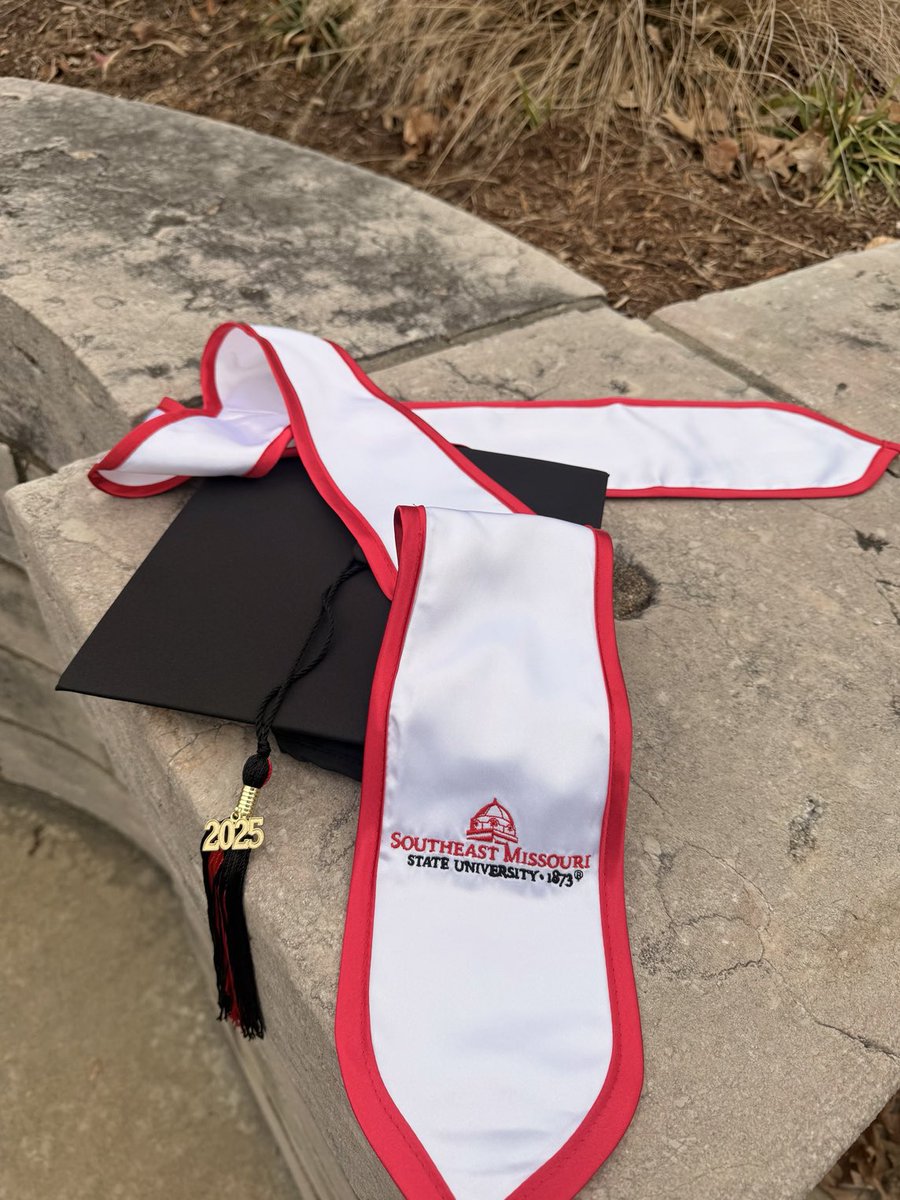 JohnDuree's tweet photo. Today, our Son Rylan graduates with his BS degree in Business Administration. He has earned this degree in 3.5 years. He has done all of this working a full time job as a broker/realtor for SMG Realty.  What an incredible year in 2025 and just got engaged last Saturday.#Proud Dad https://t.co/9ttI2J7q6l