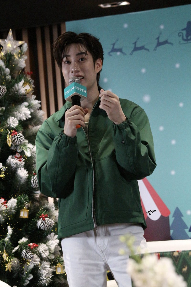 asrp43's tweet photo. ก็แกหล่อขนาดนี้อ่าา จะพูดด้วยก็เขินละ
Tle Firstone Secret of Christmas #SMOOTHExTleFirstone #TLE_mtm #tlefirstone #เติ้ลเฟิร์สวัน https://t.co/HC2nrYmUyP