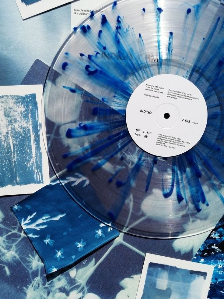 Indigo vinly is so pretty.