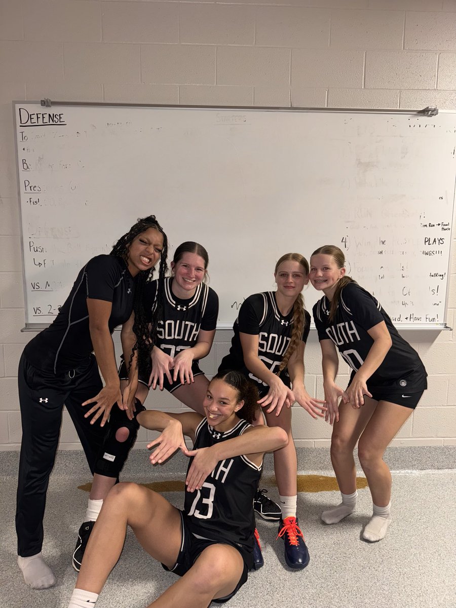 LadyMavHoops's tweet photo. 😤 𝗗𝗔𝗪𝗚𝗦 𝗢𝗙 𝗚𝗔𝗠𝗘 😤

This group played inspired tonight for a full 3 quarters (sat the 4th) in a 57-19 win over crosstown rival Maize North. Big time energy, focus and selfless basketball the entire night. 50-50 balls don’t exist vs us!! Buncha DAWGS!

#90tens https://t.co/3sAkByVgYJ