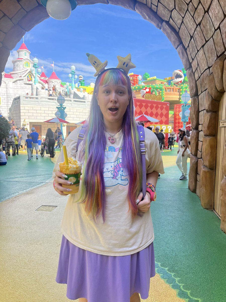 chowdermeows's tweet image. photos from my trip to #SuperNintendoWorld 💫 @NintendoAmerica