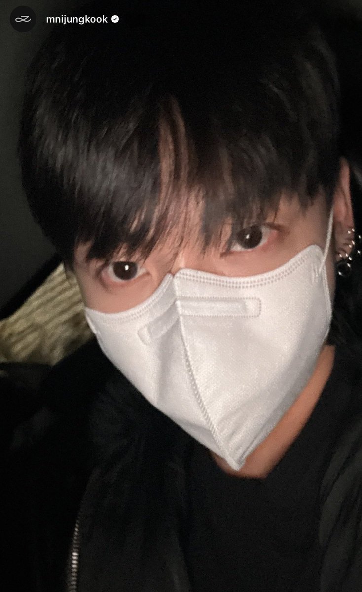 정국 인스타 첫 셀카.. 변한게 없다. 220311