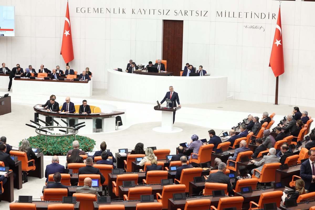 saglikbakanligi's tweet photo. Sağlık Bakanımız Prof. Dr. Kemal Memişoğlu, Bakanlığımızın 2026 Yılı Merkezi Yönetim Bütçe Kanunu Teklifi görüşmeleri kapsamında TBMM Genel Kuruluna hitap etti.

#SağlıklıTürkiyeYüzyılı 🇹🇷 https://t.co/nf3mZRJX4v