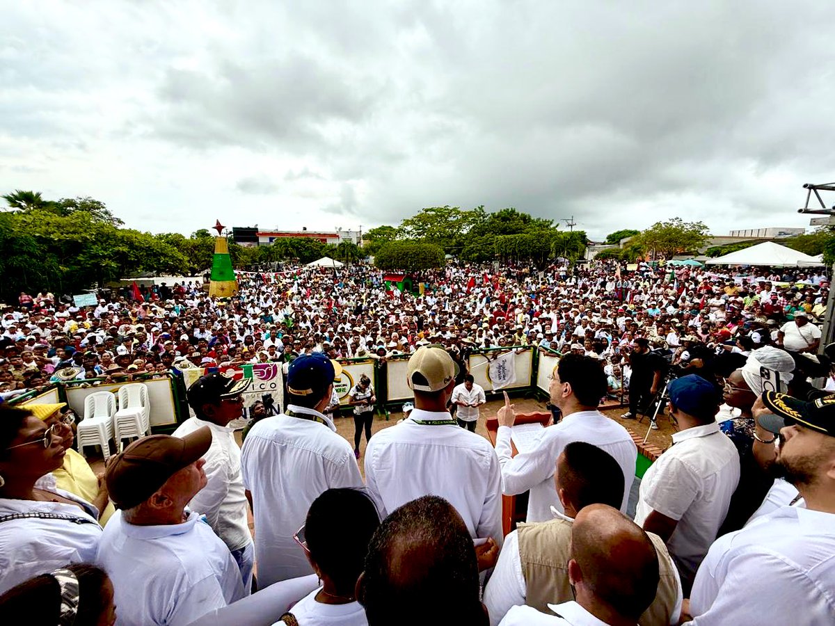jorgerojas2022's tweet image. Colombia no puede retroceder en la potente reforma agraria que ha puesto en marcha el gobierno del presidente @petrogustavo 

Desde San Onofre, en el departamento de Sucre @IvanCepedaCast habla a esta hora de la Revolución por la Vida que implica la reforma agraria en Colombia.…