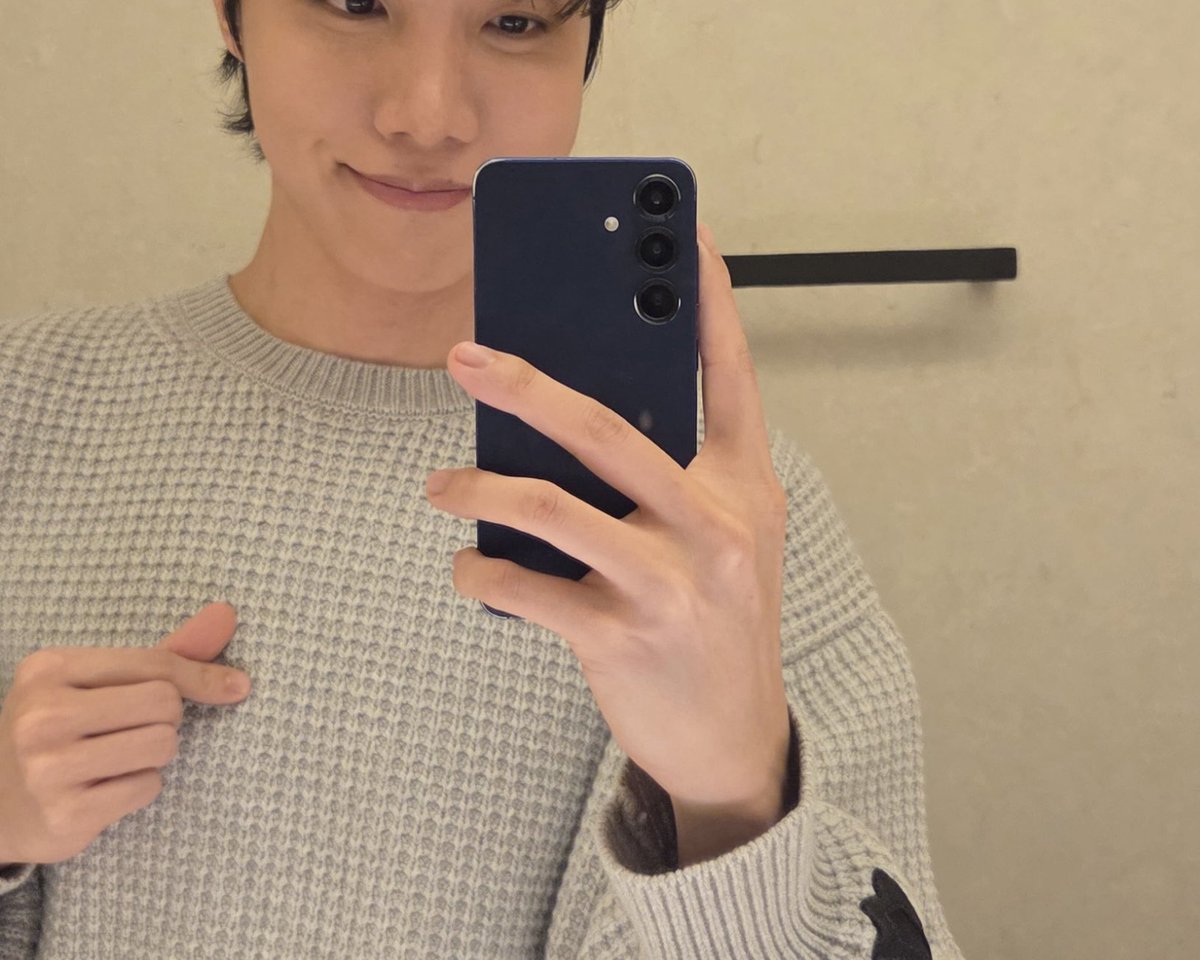 jhope_hands_'s tweet photo. #제이홉 #JHOPE https://t.co/2gEgXMkGOZ