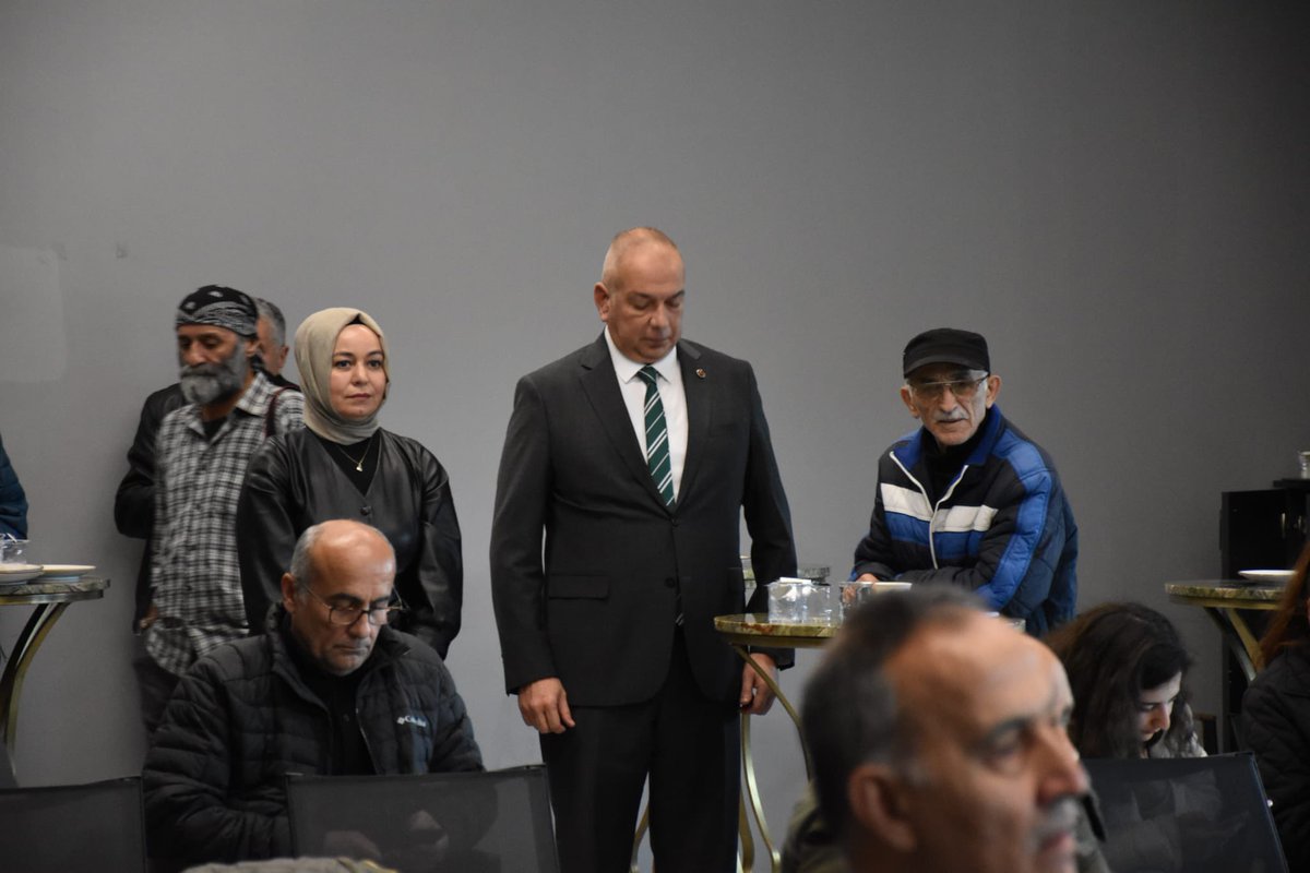 “Emeklilerin Durumu, Yoksulluk ve Örgütlenmenin Önemi” konulu panelimizi; Prof. Dr. Aziz Çelik, Prof. Dr. F. Serkan Öngel ve T.E.D.F. K. Genel Başkanı SMM. Erdinç Aslan’ın katkılarıyla gerçekleştirdik.
Yaklaşık 100 kişinin katıldığı program, soru-cevap bölümüyle tamamlandı.