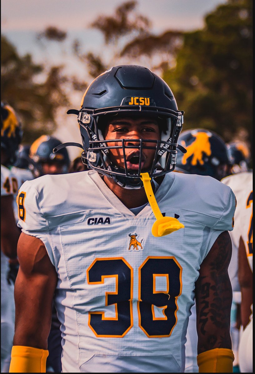 JustinHump12's tweet photo. I am entering the transfer portal with 2 years remaining of eligibility.
6’2 190 lbs DB
4.5 40
315 bench 
405 squat
3.2 GPA
@RivalsPortal @247SportsPortal @TransferPortal https://t.co/bETlT5DI6N