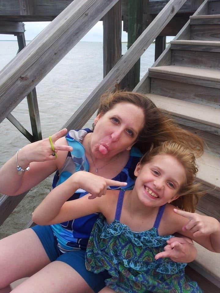 TigerGirl102250's tweet image. From 2014 #MomandDaughter 🩷
#TakenatTybeeIsland 🌊