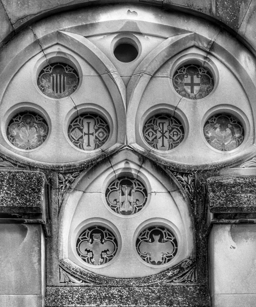 Cementiri de Sant Andreu #Barcelona #cementiri #art #cementerio instagram.com/p/DSNZYaEDGKW/…