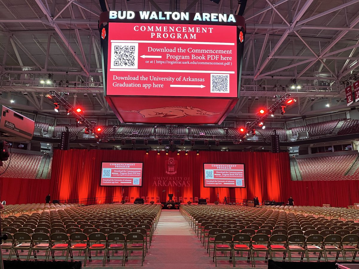 A real privilege to carry the Global Campus banner at U of A graduation ceremony. 

Always a special day in Bud Walton Arena!