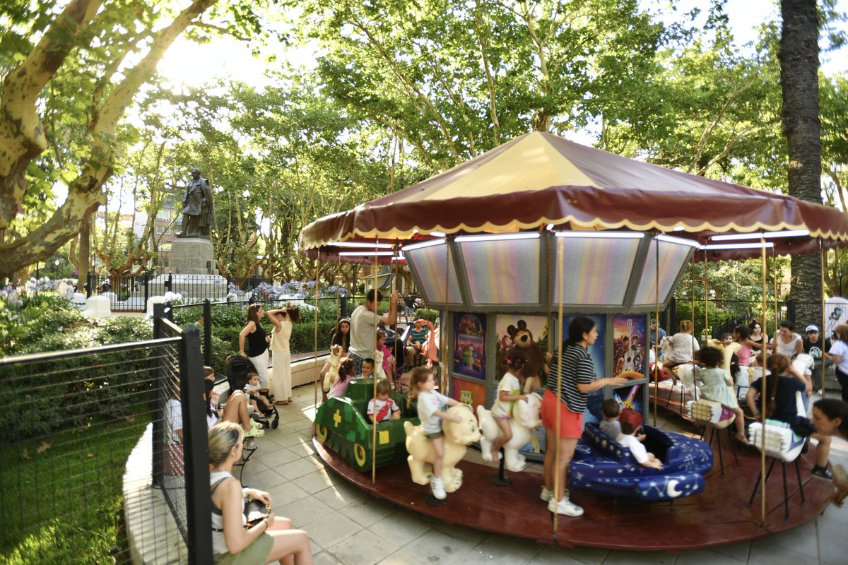 soledadmartinez's tweet image. Restaurar el patrimonio histórico, conservar el natural. Recuperamos una plaza histórica adaptada a los usos actuales. Modelo de gestión del espacio público. 
Todos invitados a la Plaza Vicente López y Planes.