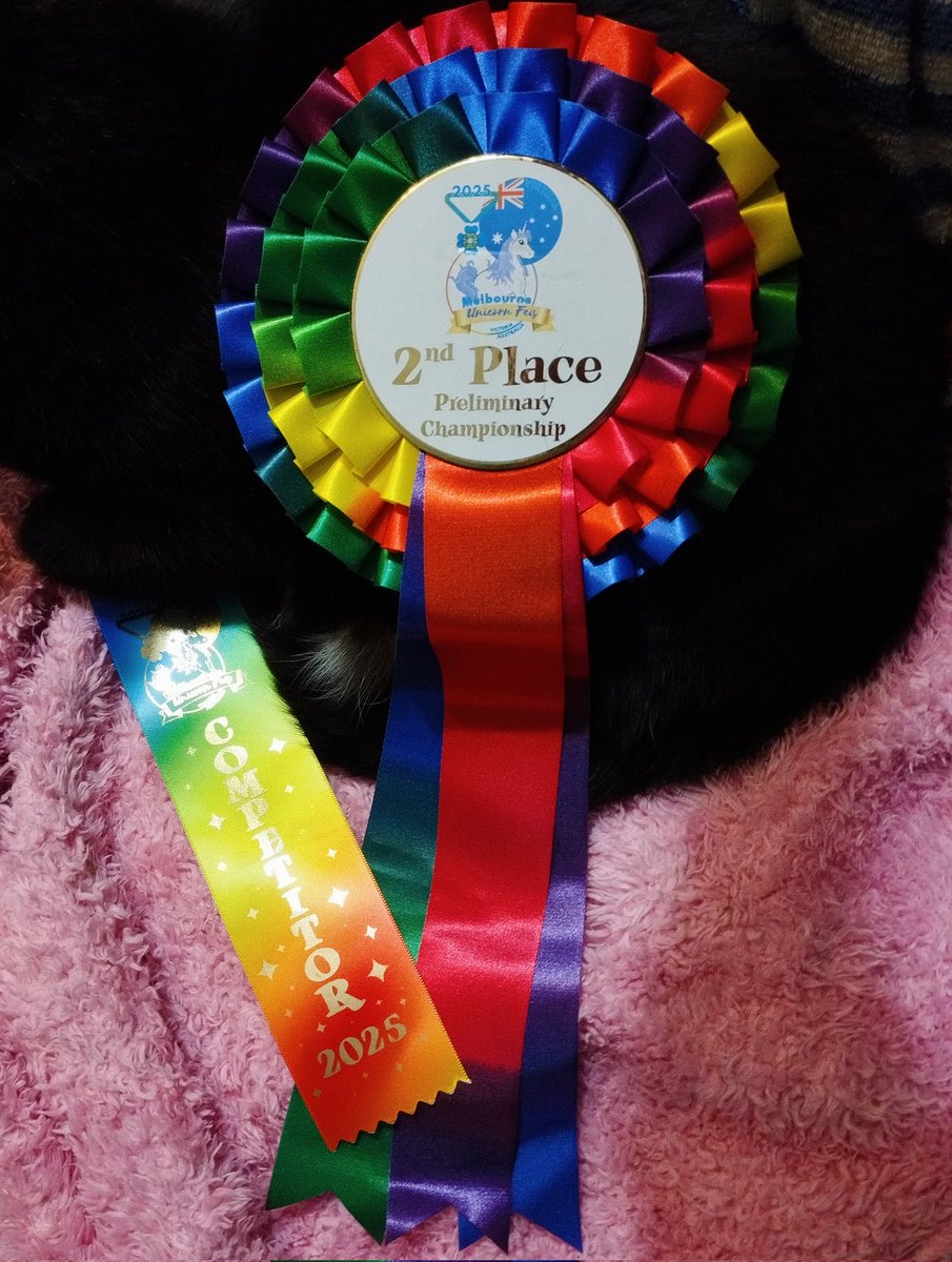 Баля за такой дизайн наградок нонче и присесть можно...