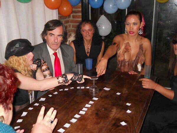 SOMOSTURBIO's tweet image. Cuenten historias turbias que les pasaron por jugar al juego de la copa.