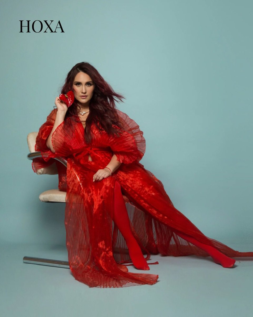hoxaofficial's tweet photo. “Part of my artistic and personal drive is to express myself, my ideas, my ideals, my music, my art. That goes beyond media attention or massive success”, says @DulceMaria in our latest edition, available now at https://t.co/49Tj3VRkTv 🩵 https://t.co/QYWMIpJyle
