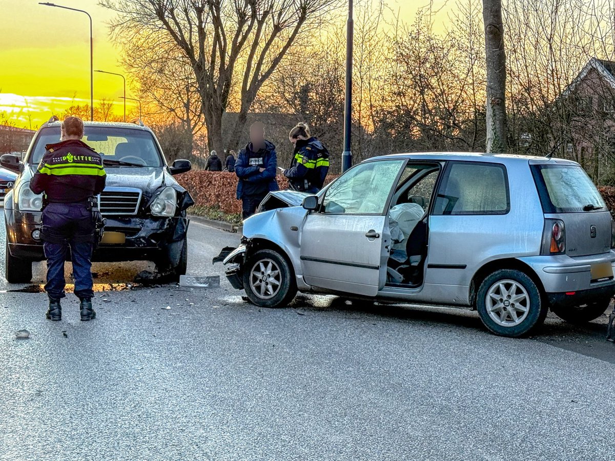 Frontale botsing in wegversmalling Kootstertille